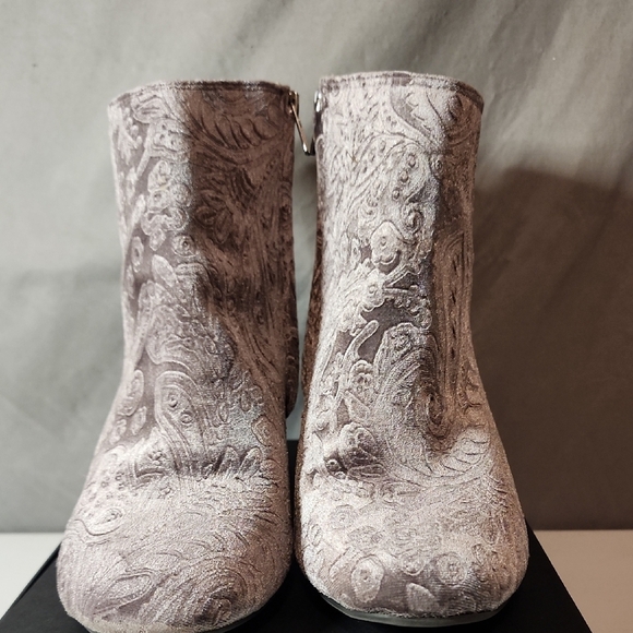 Zigi Soho Embroidered Ankle Boots in Gray - Picture 3 of 7